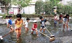 親水公園の早朝清掃